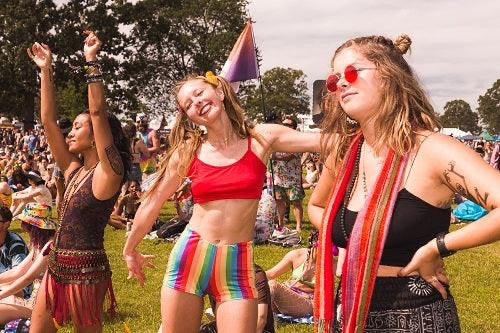 Your Ultimate Accessories Guide – How to Spice Up Your Festival Outfit!