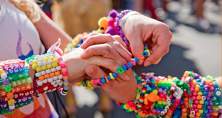 9 Fun Ways to Keep Your Kandi Organized – iHeartRaves